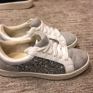 Express fashion sneaker